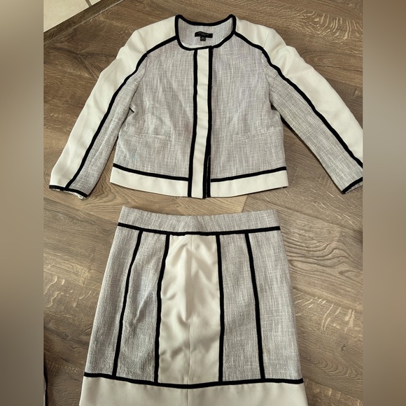 Ann Taylor Jackets & Blazers - Ann Taylor Skirt Suit Set (12p)